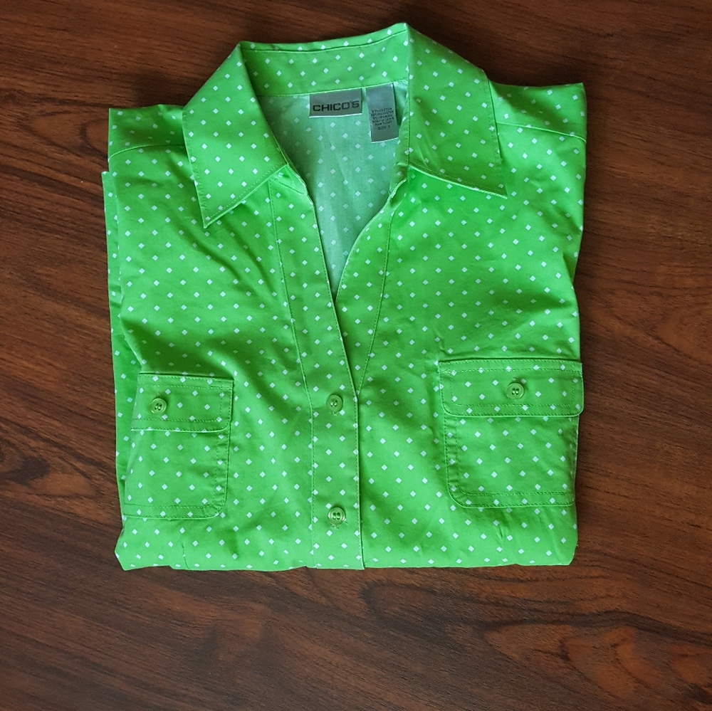 Chico's green polka dots shirt Size M